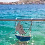 Chic & Modern With Swim Access * Chalki Town
