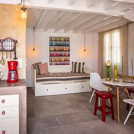 Chic & Modern With Swim Access 別荘 *