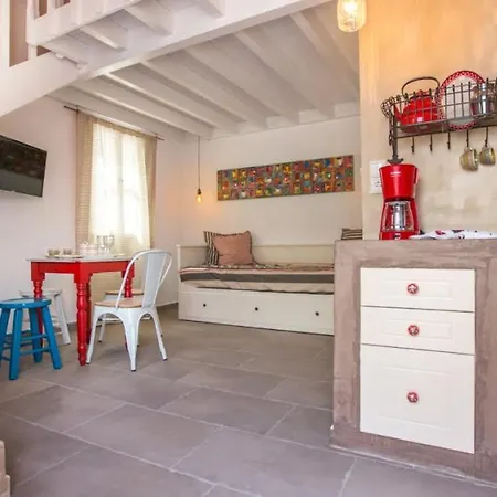 Chic & Modern With Swim Access