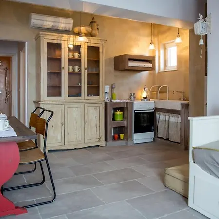 Ferienhaus Chic & Modern With Swim Access Chalki Town