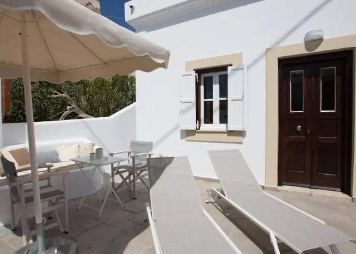 Case de vacanță Chic & Modern With Swim Access *