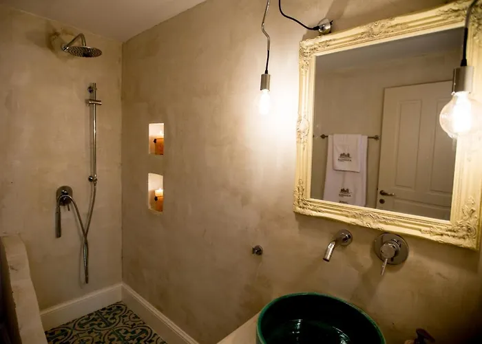 Chic & Modern With Swim Access Case de vacanță