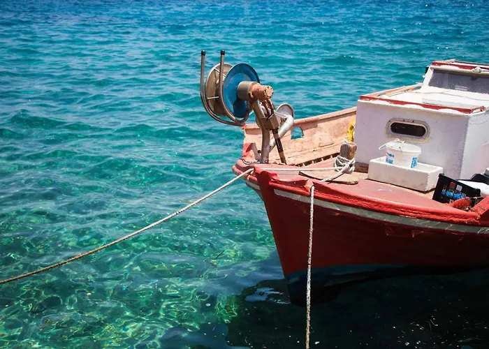 Chic & Modern With Swim Access Chalki Town